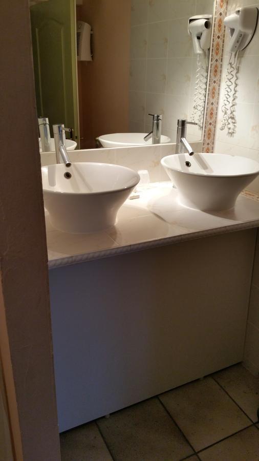 La Garbure Hotel ชาโตเนิฟ-ดู-ปาป ภายนอก รูปภาพ